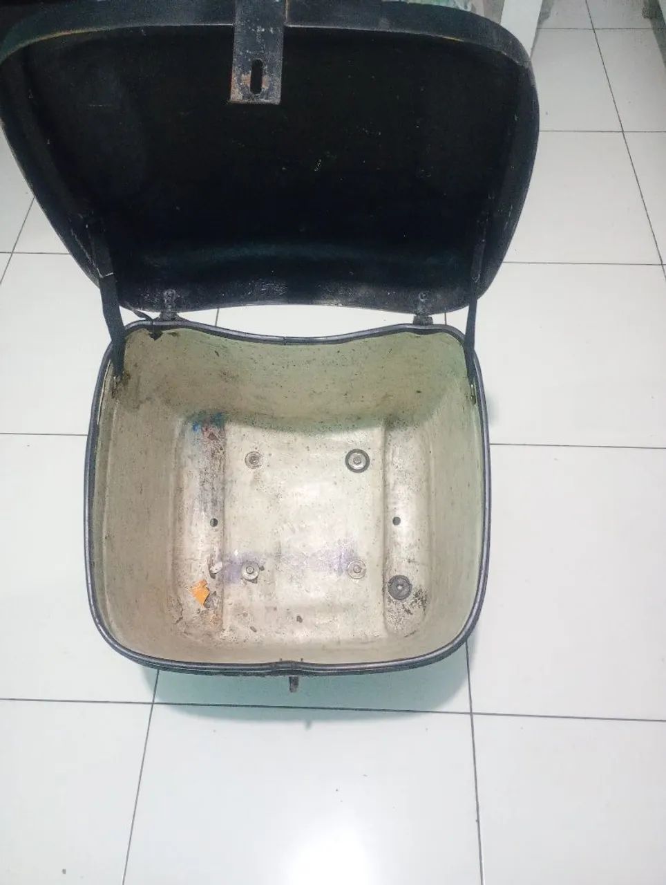 Baú de moto 100 litros dos correios 