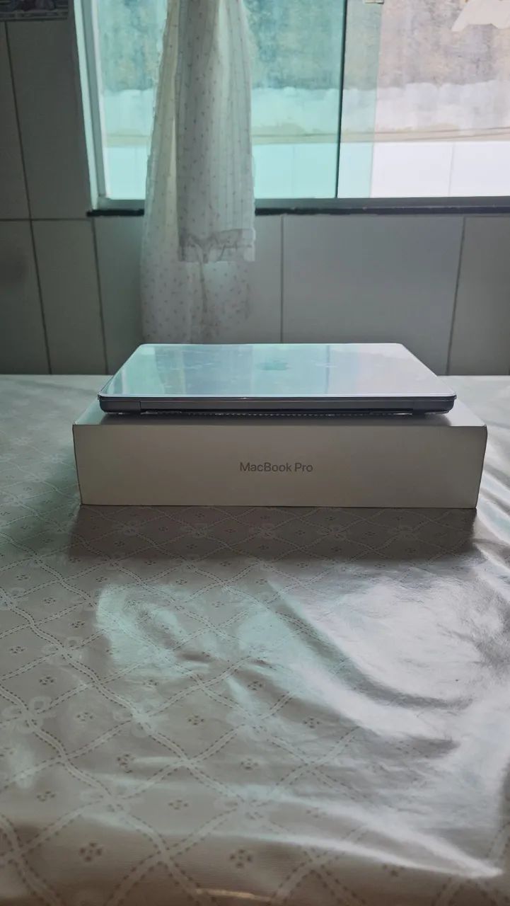 MACBOOK PRO  14-INCH 512 NOVO 