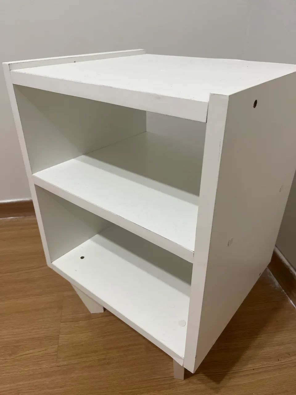 Selling a white nightstand65573821534337121