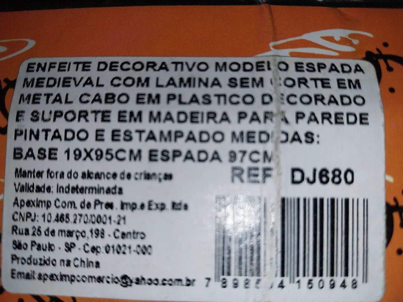 ESPADA DECORATIVA MEDIEVAL COM SUPORTE DE MADEIRA.  - Foto 3