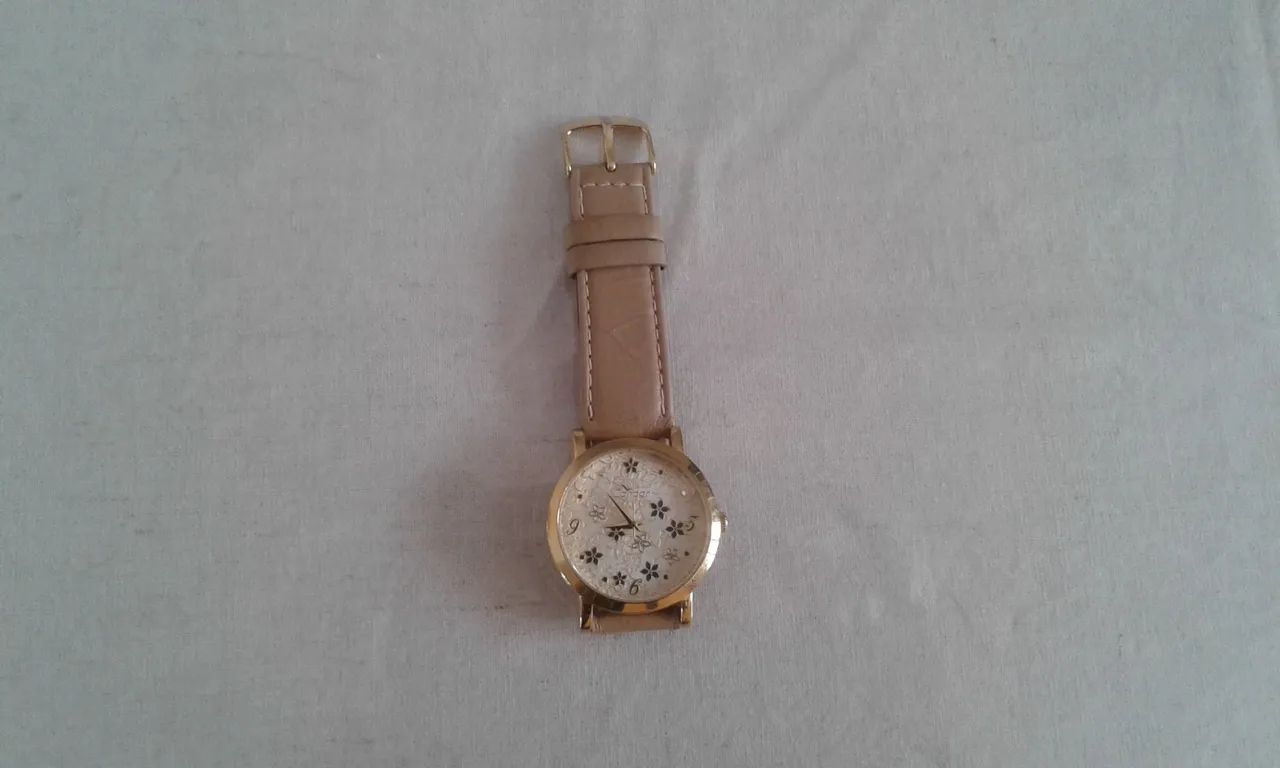 Relógio Condor Pulseira Couro Dourada - Foto 4