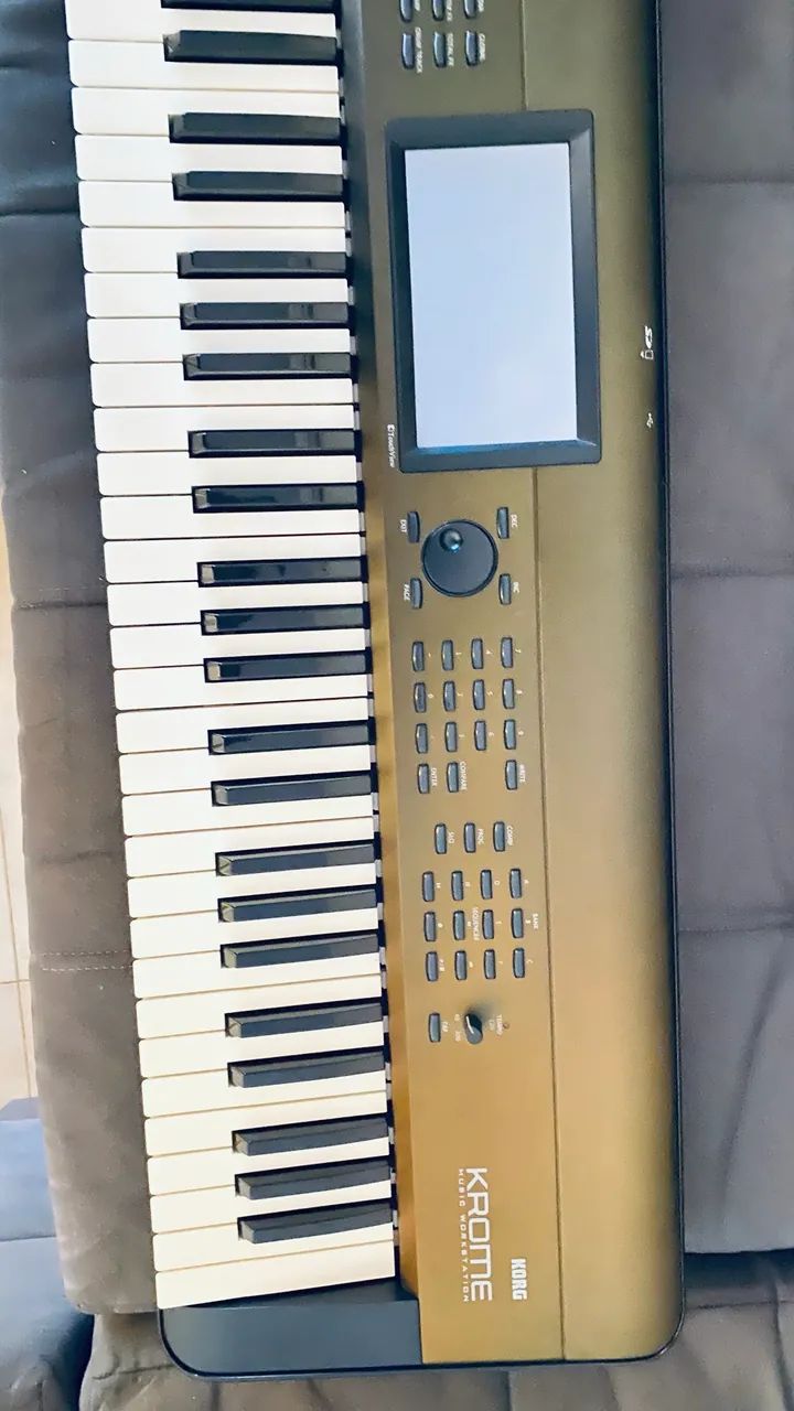 Vende-se Teclado Korg Krome 73 - Foto 3