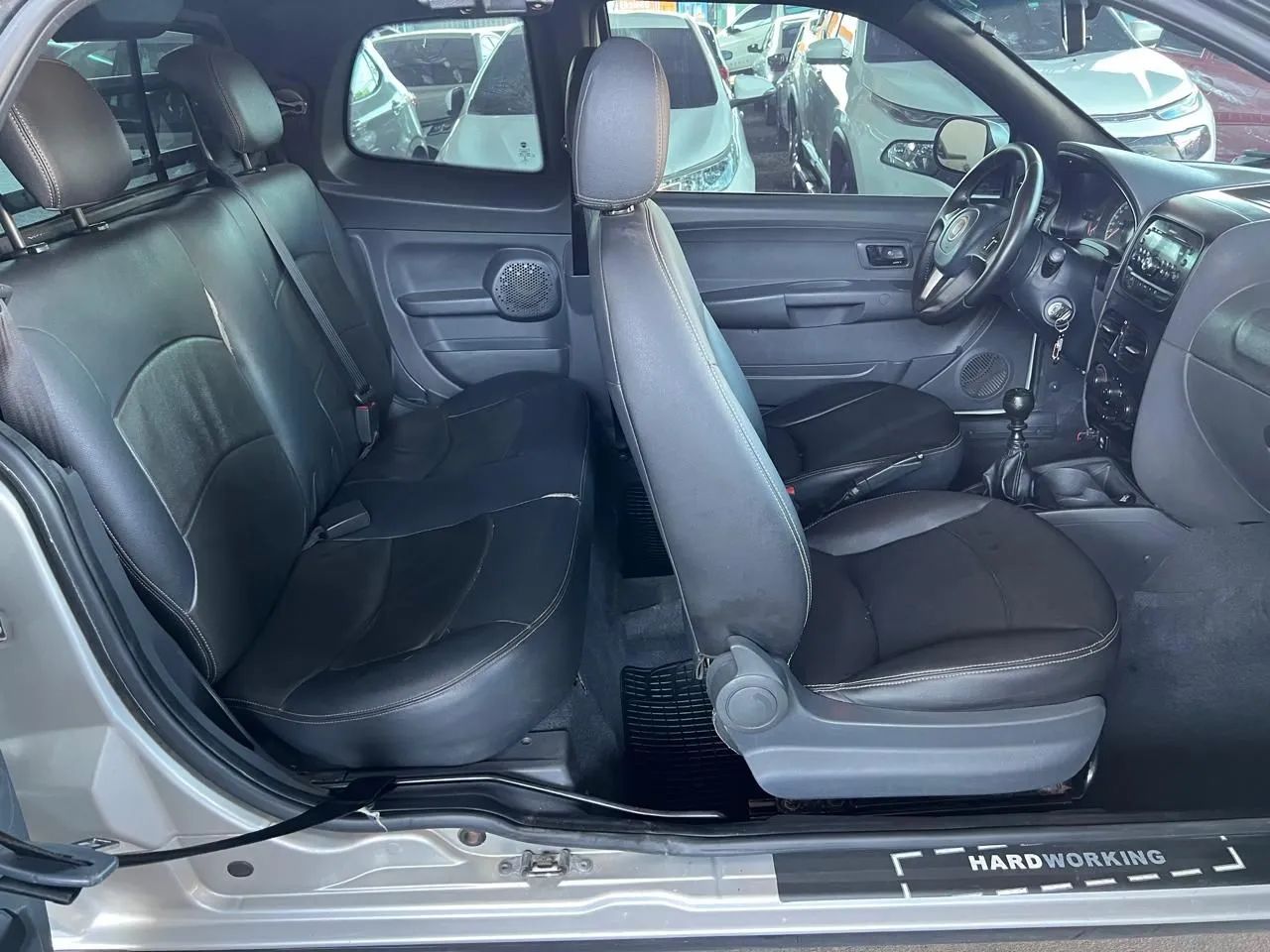 Fiat Strada Working Hard 1.4 Fire Flex 8V CD 2018 - Foto 4