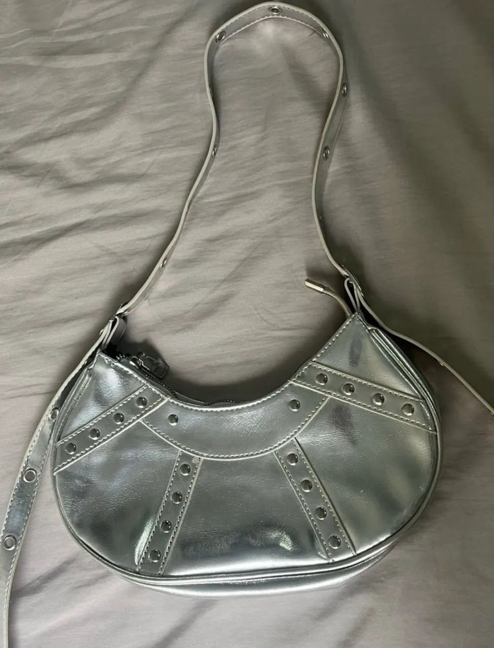Bolsa de ombro prata Shein nunca usada - Foto 4