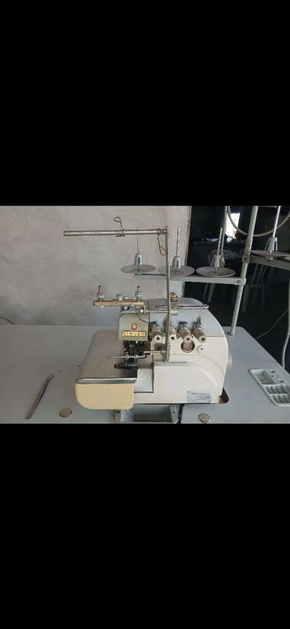 Maquina interlok 
