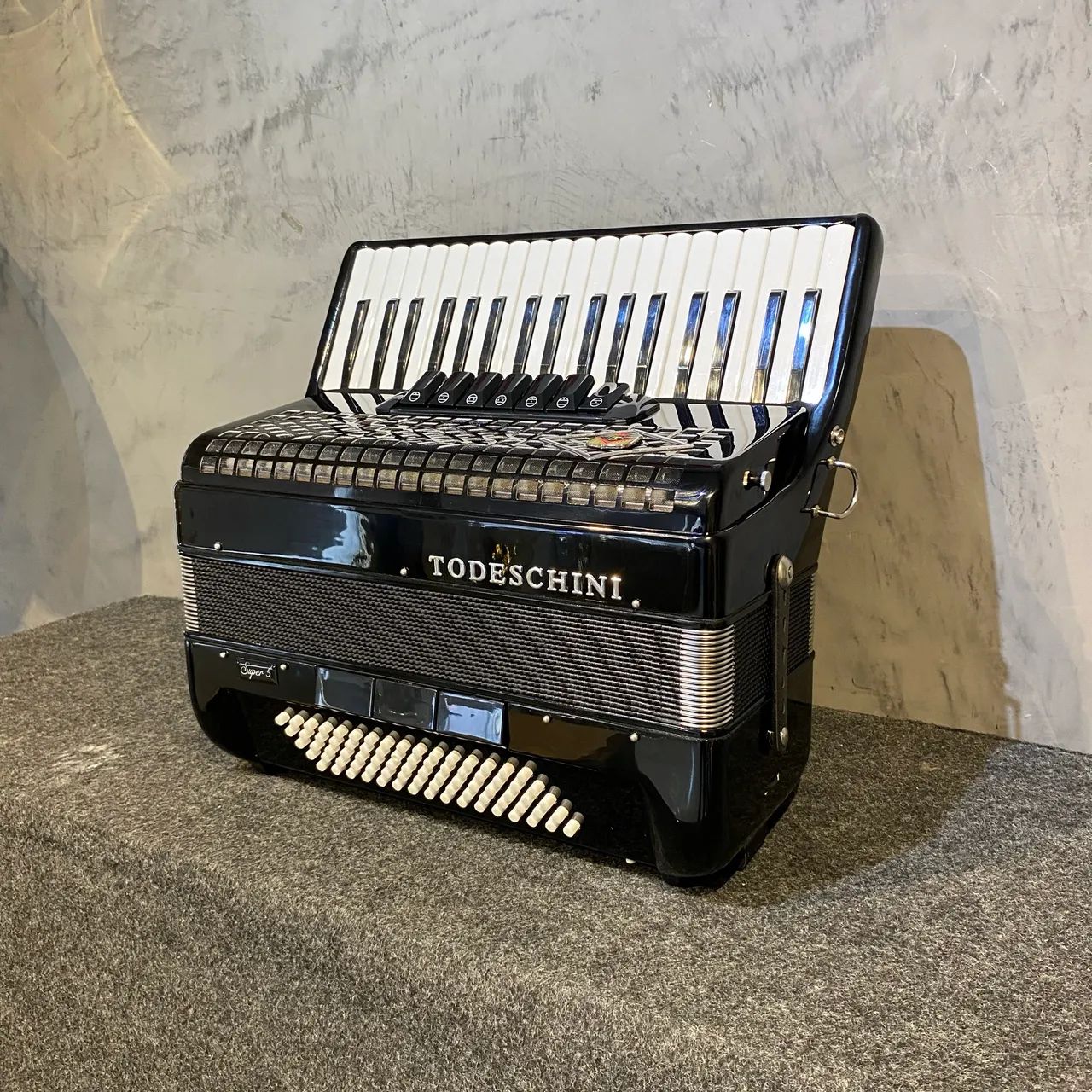 Acordeon Todeschini 80 baixos  - Foto 2