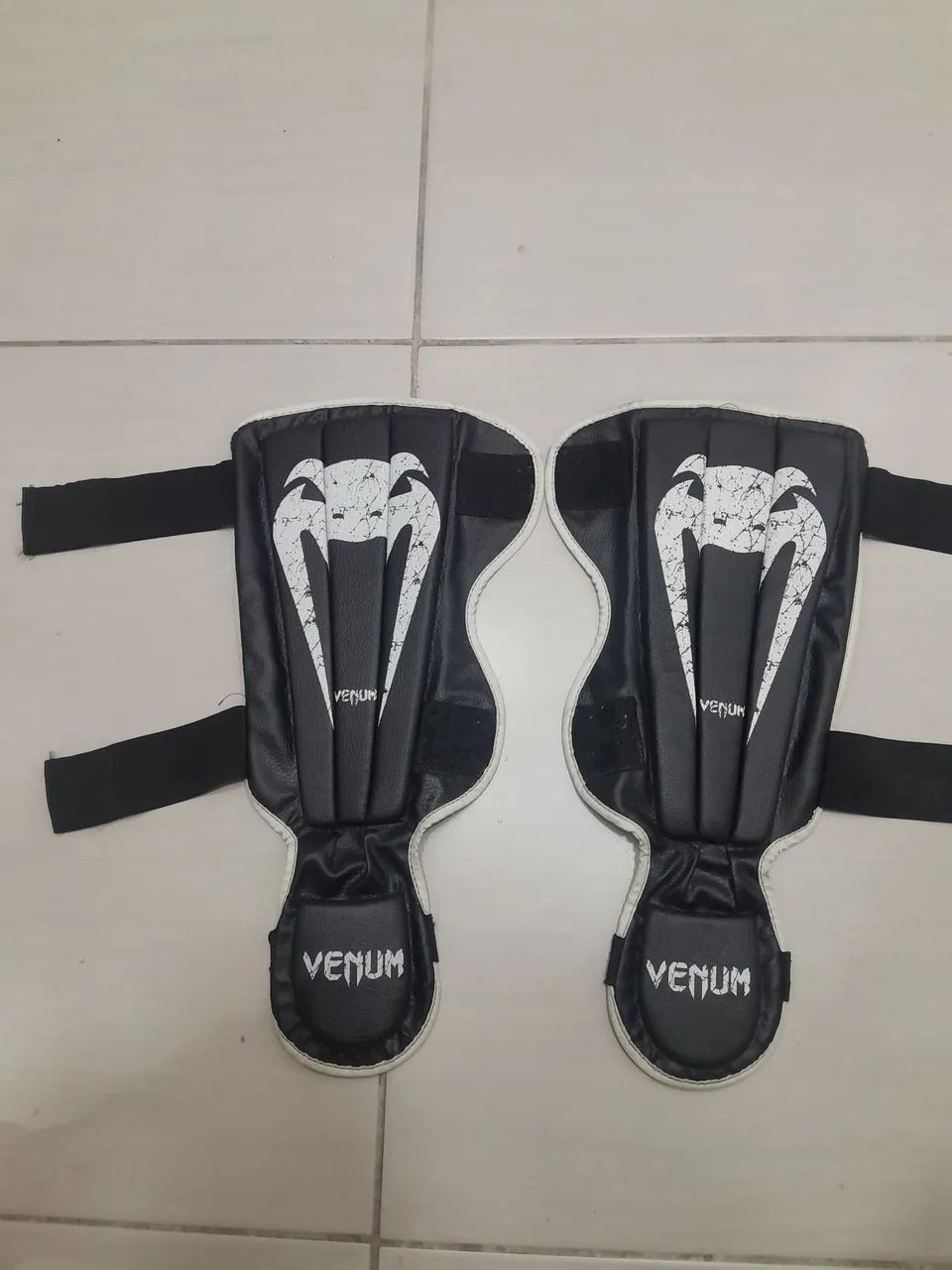 Caneleira de boxe tailandês Venum