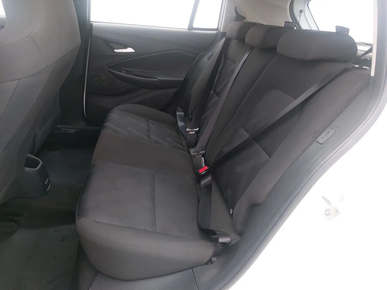 Chevrolet Onix Hatch 1.0 12V Flex Mec. 4P, foto 17 de 18
