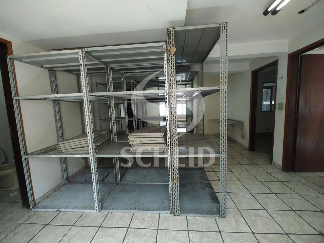 Laje comercial com 5 salas e 2 vagas de garagem para alugar no Jardim Cidália - SP - Foto 5
