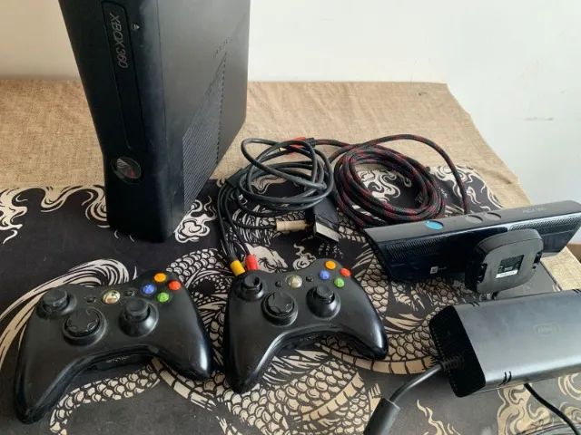 Xbox 360 Desbloqueado + 30 jogos + 2 controles + 1 Kinect  - Foto 6