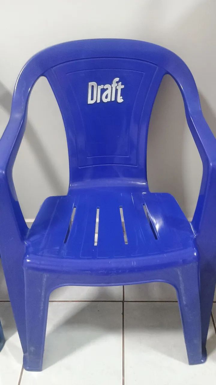 Cadeira de plástico 
