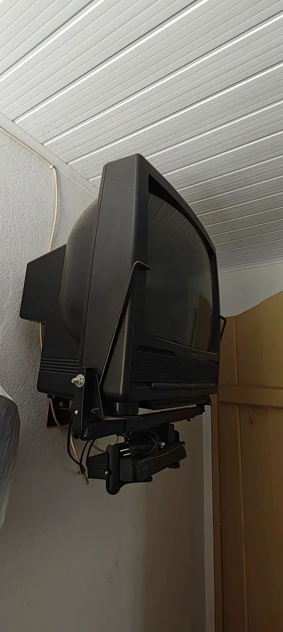 TV de tubo antiga Philips 20 polegadas com receptor e rack. - Foto 2
