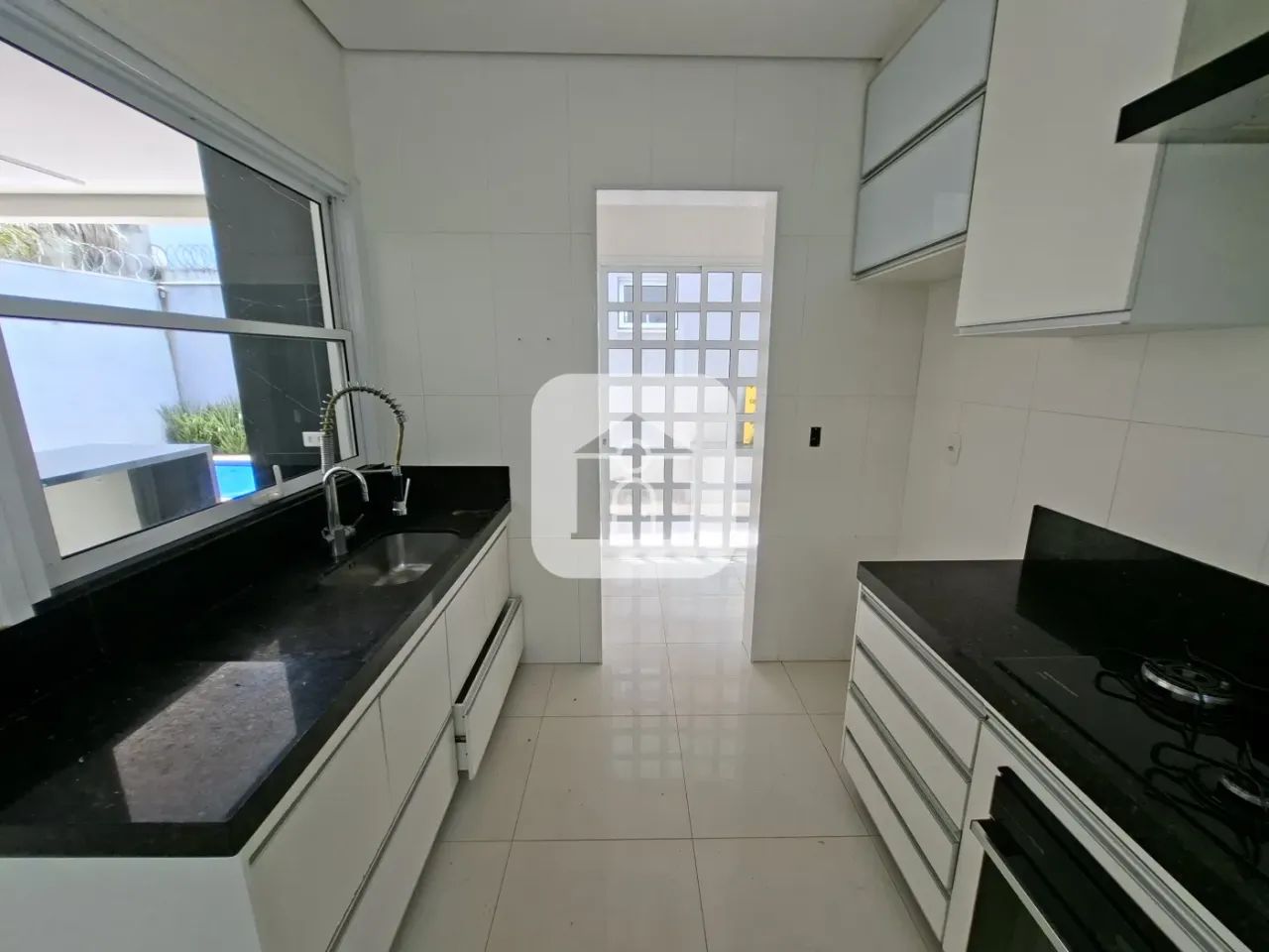 Casa para venda no bairro Bosque dos Buritis - Foto 4