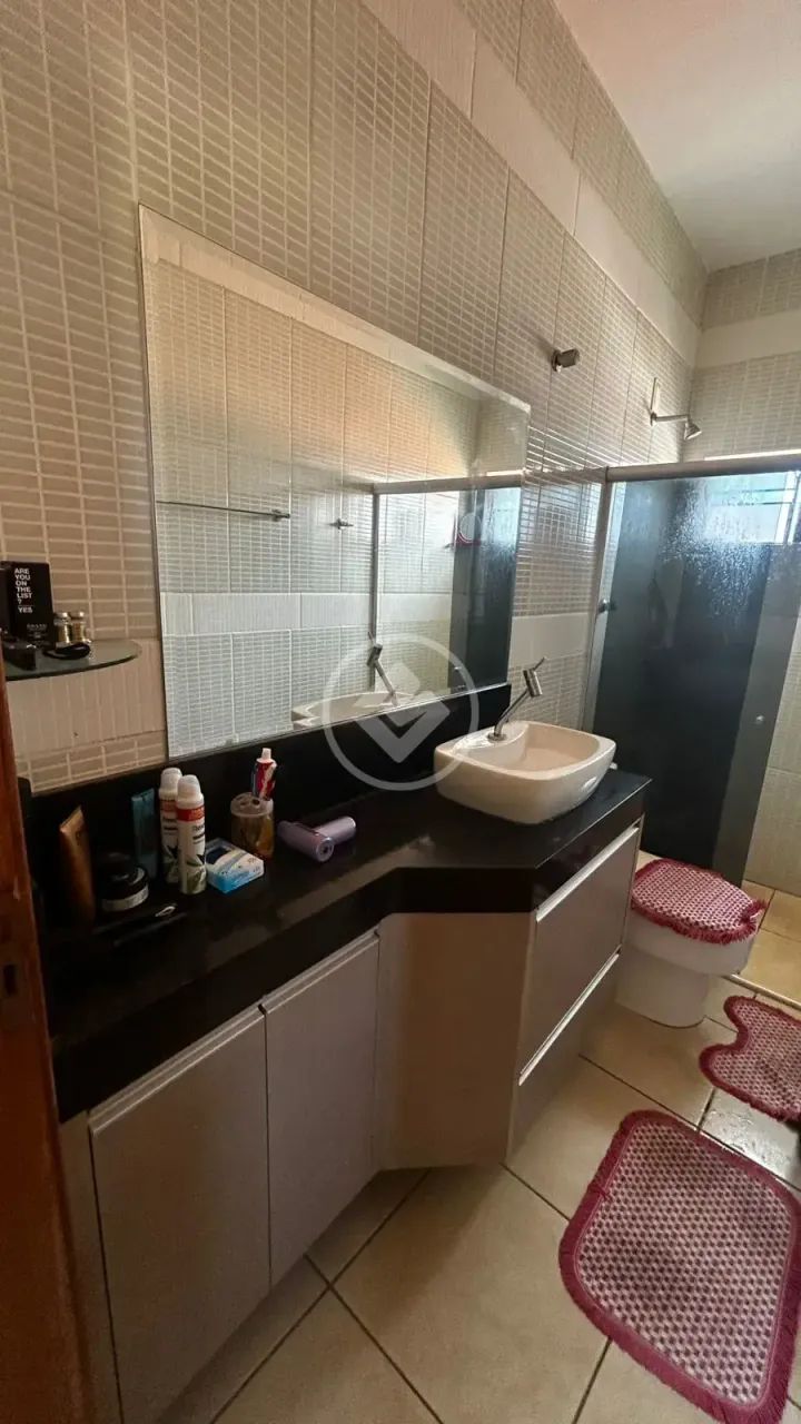Sobrado no Jardim Comodoro com 4 Quartos, sendo 1 Suíte, e 3 Vagas  Cuiabá MT codigo: 2706 - Foto 3