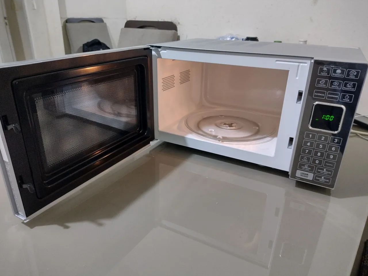 Microondas Philco 25 litros, Cinza Metálico, Espelhado  - Foto 3