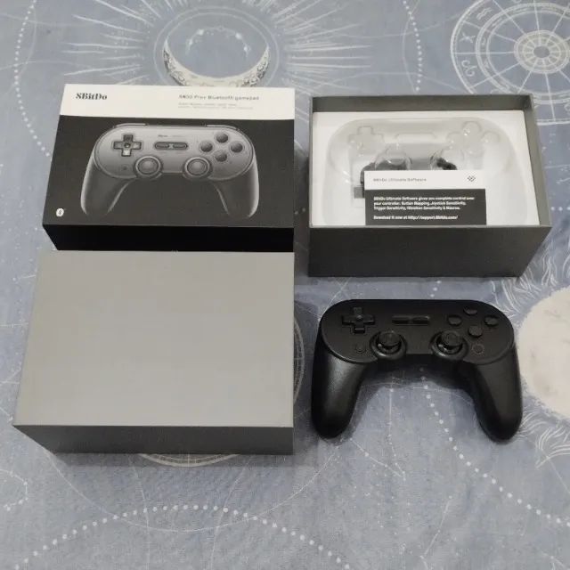 CONTROLE BLUETOOTH 8BITDO SN30 PRO+ E SUPORTE DE SMARTPHONE 8BITDO PARA CONTROLE SN30 PRO+