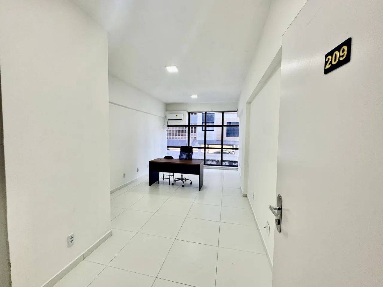 Sala comercial Renascença Av. Colares Moreira
