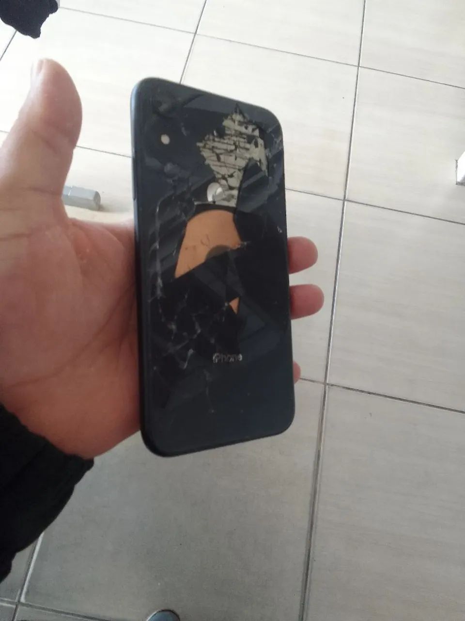 IPhone  xr fundo quebrado funcionando normalmente  - Foto 3