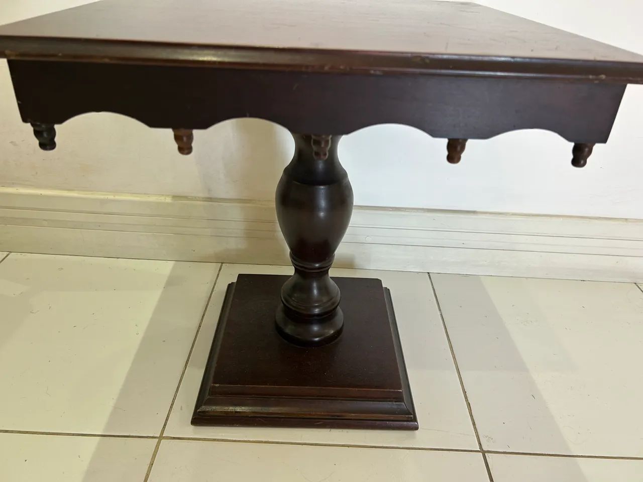 Mesa em Imbuia quadrada  - Foto 3