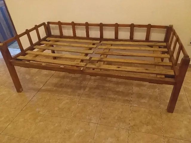 Cama de madeira boa