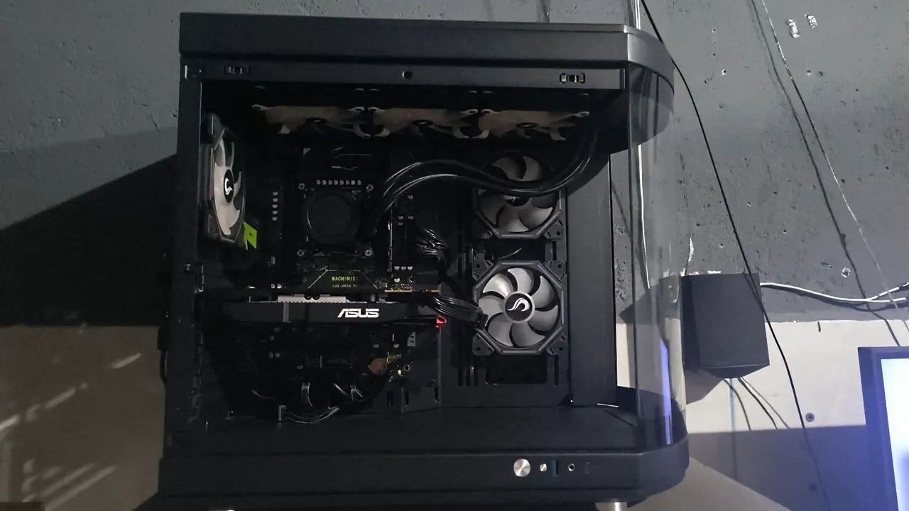 Vendo Pc semi montado testado e funcionando 100% todas as peças.