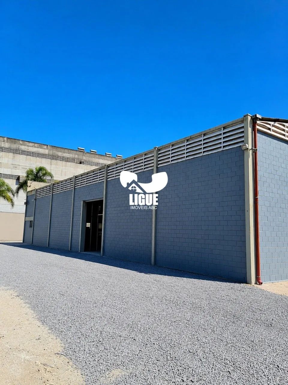Galpão com Patio no Battistini - Foto 2