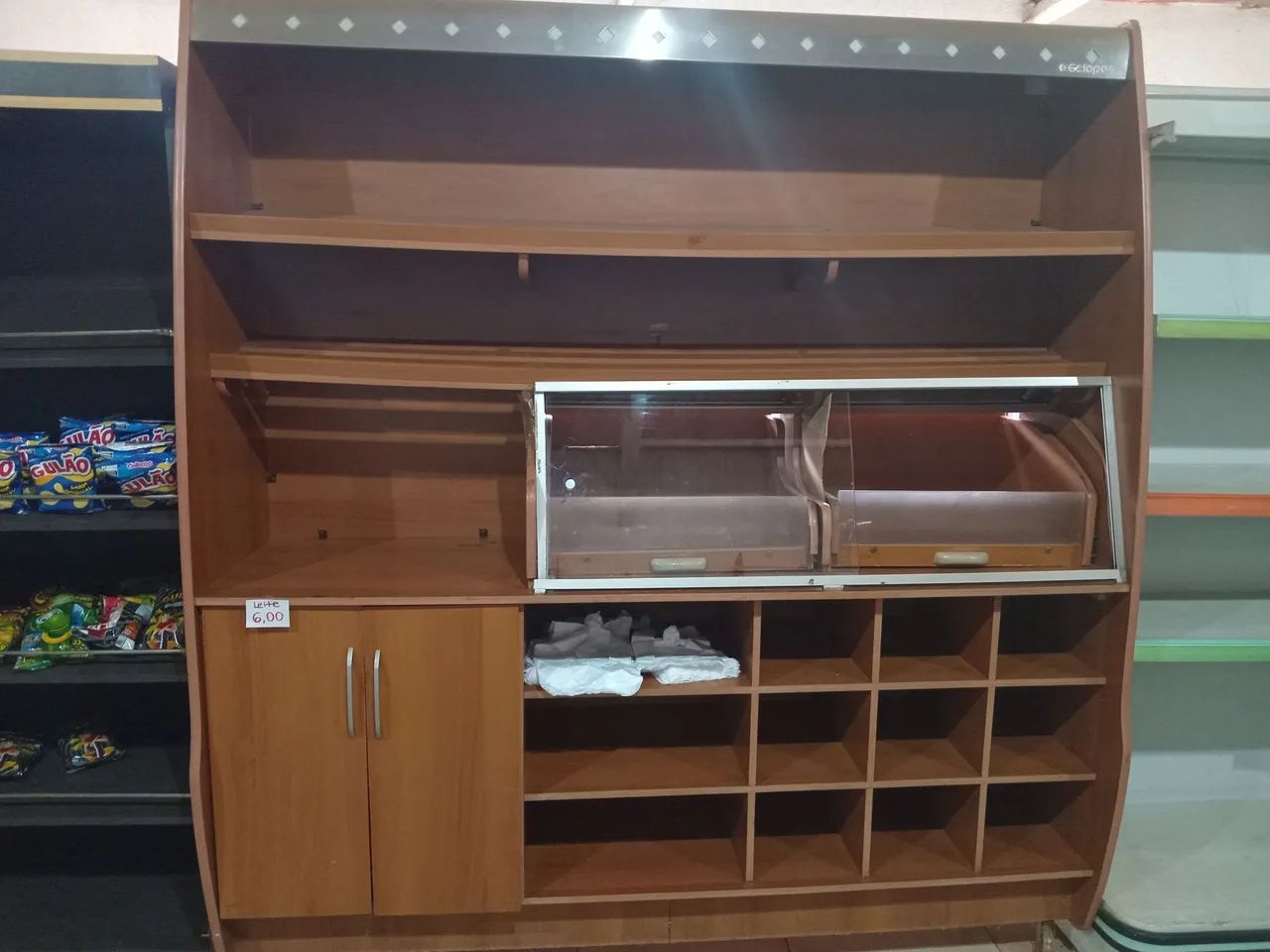 Gôndolas, prateleiras, balcão seco, balcão refrigerado, estufa salgados - Foto 3