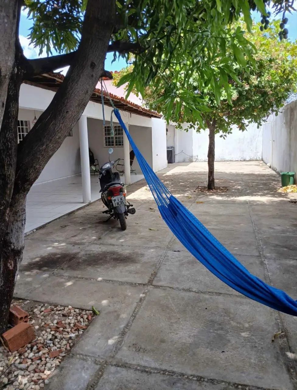 VENDO CASA COM 3 QUARTOS E DOIS BANHEIROS  - Foto 3