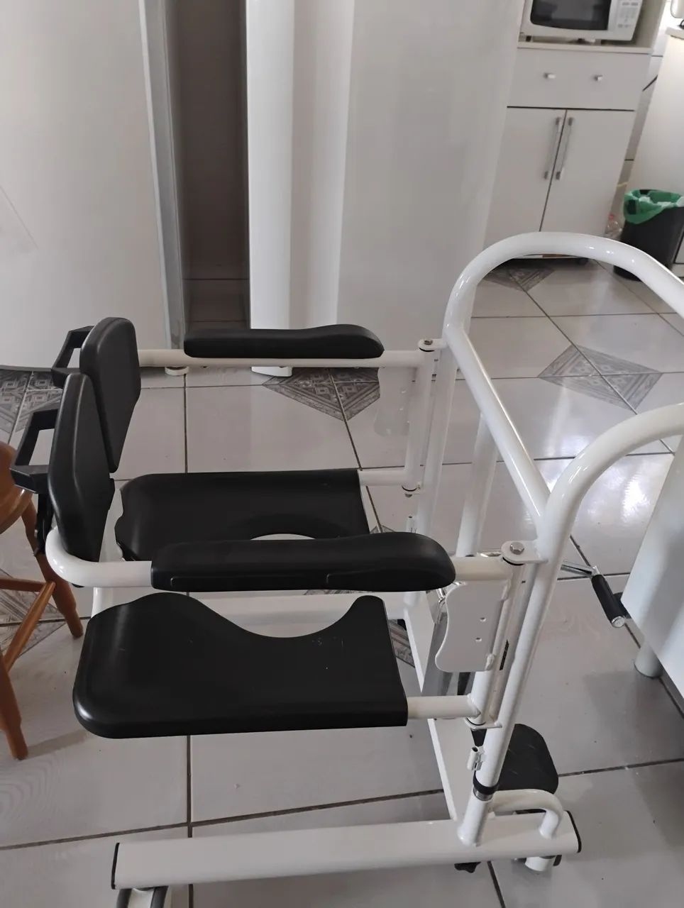 Cadeira de Banho e Hidráulica para Idoso - Foto 2
