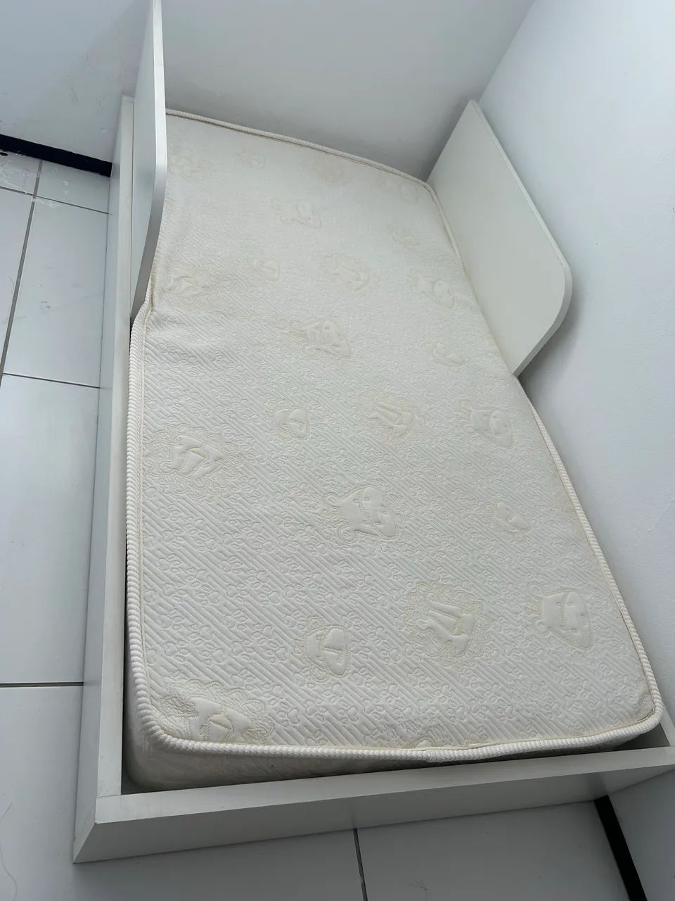 Cama + colchão ortobom infantil 