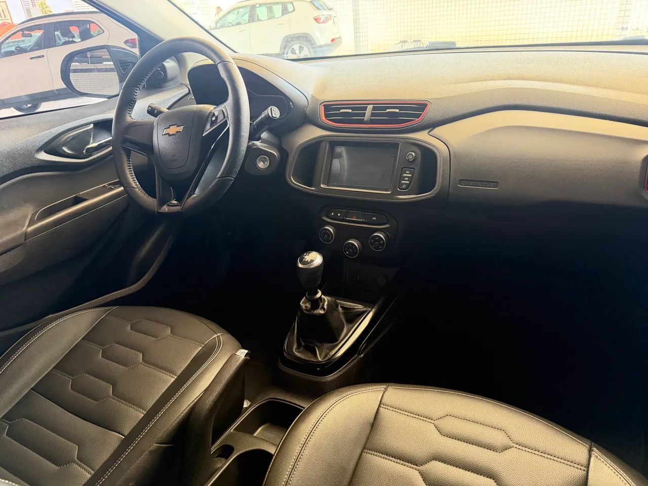 Chevrolet Onix Hatch Effect 1.4 8V Flex Mec. 4P 2019 - Foto 5