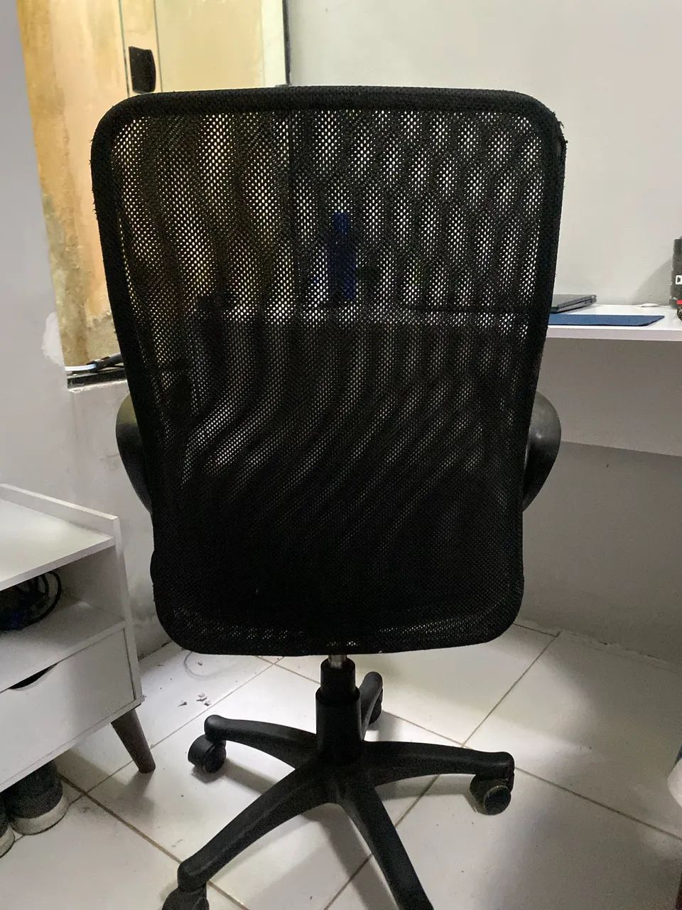 Cadeira para escritório preta - Foto 4