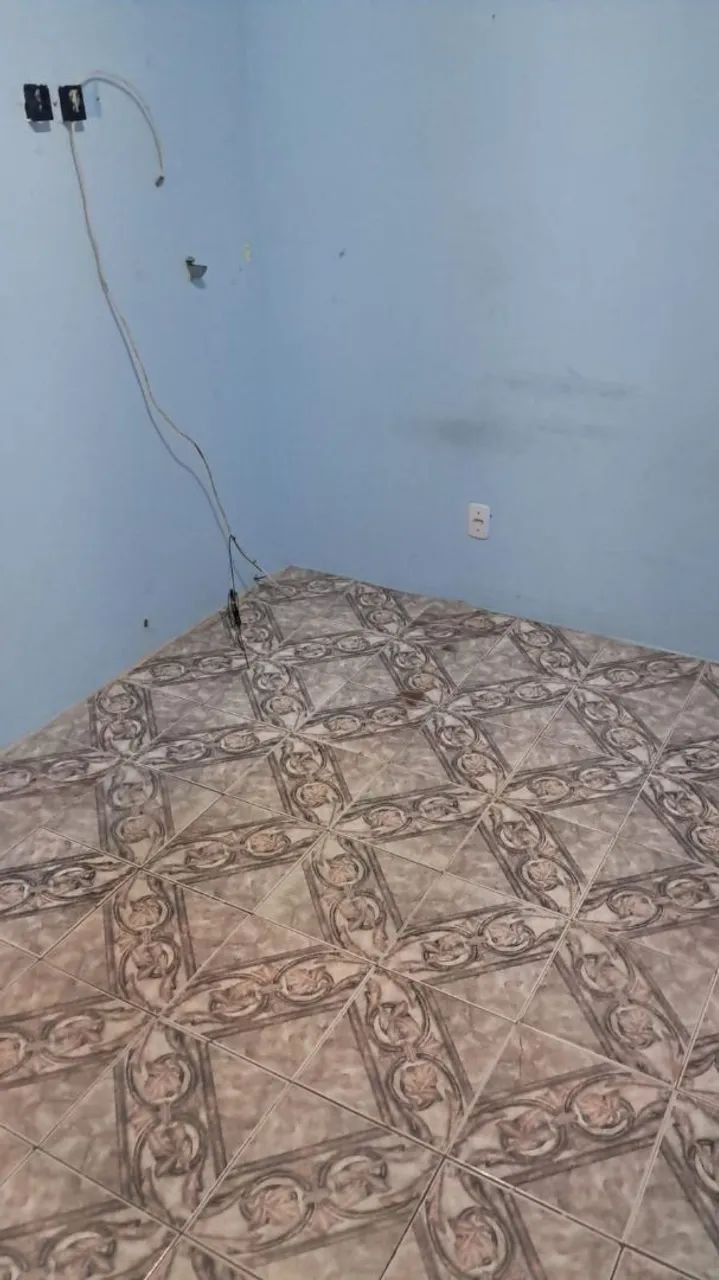 Vende -se uma casa 