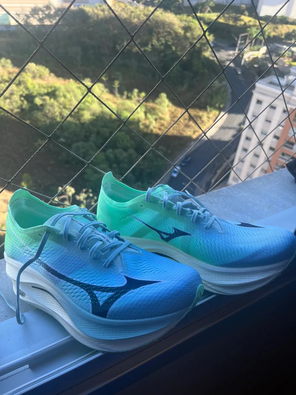 Mizuno Wave Rebellion Pro Low