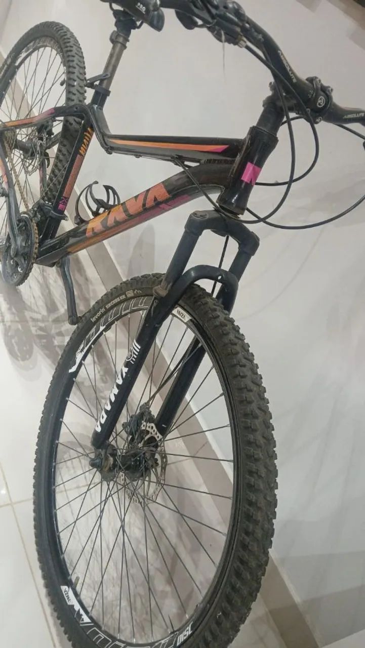 Vendo bicicleta semi nova
