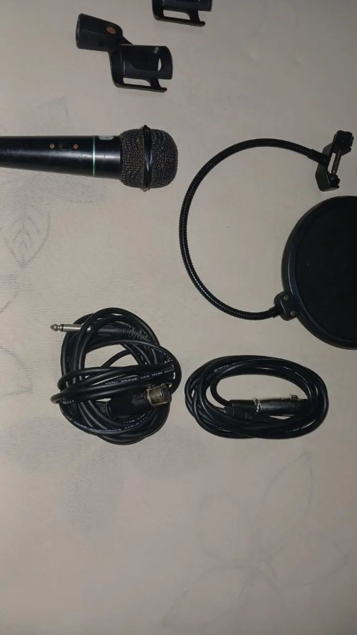 Kit Microfone + 2 Cabos + Pop Filter + Aranha - Foto 4