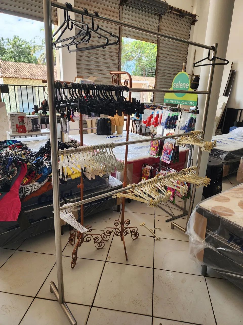 Araras para loja de roupas  - Foto 4