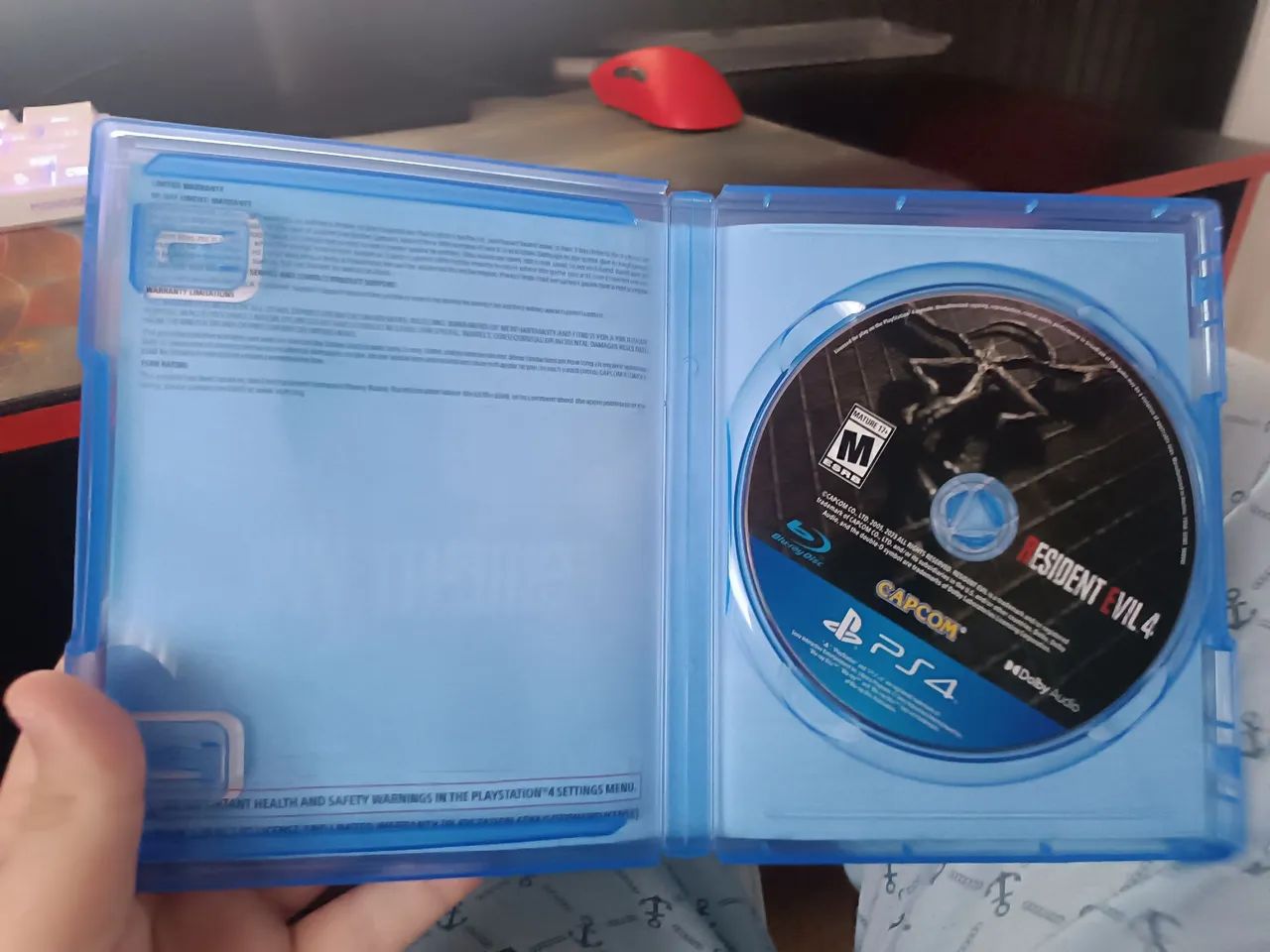 RESIDENT EVIL 4 REMAKE (PS4) - Foto 3