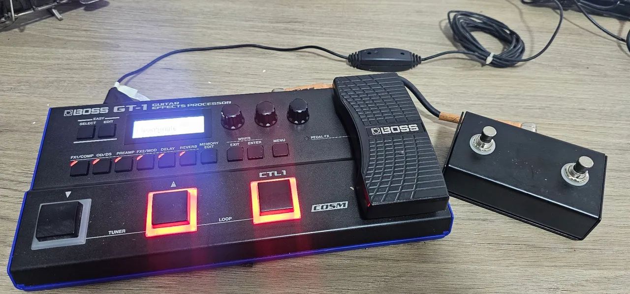 Pedaleira Boss Gt1 + Footswitch - Foto 4