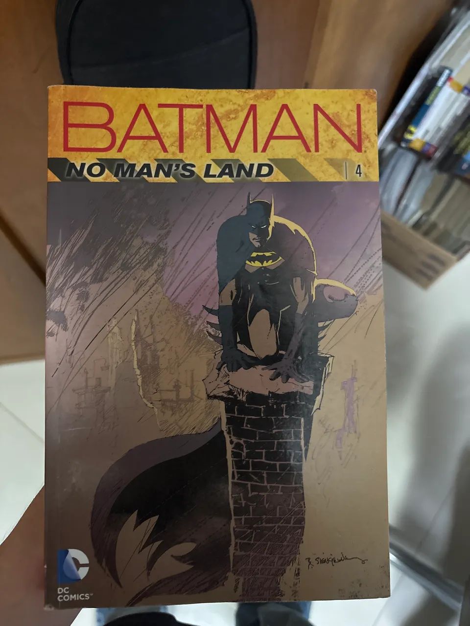 batman no man?s land 4 - Livros e revistas - Caxito, Maricá