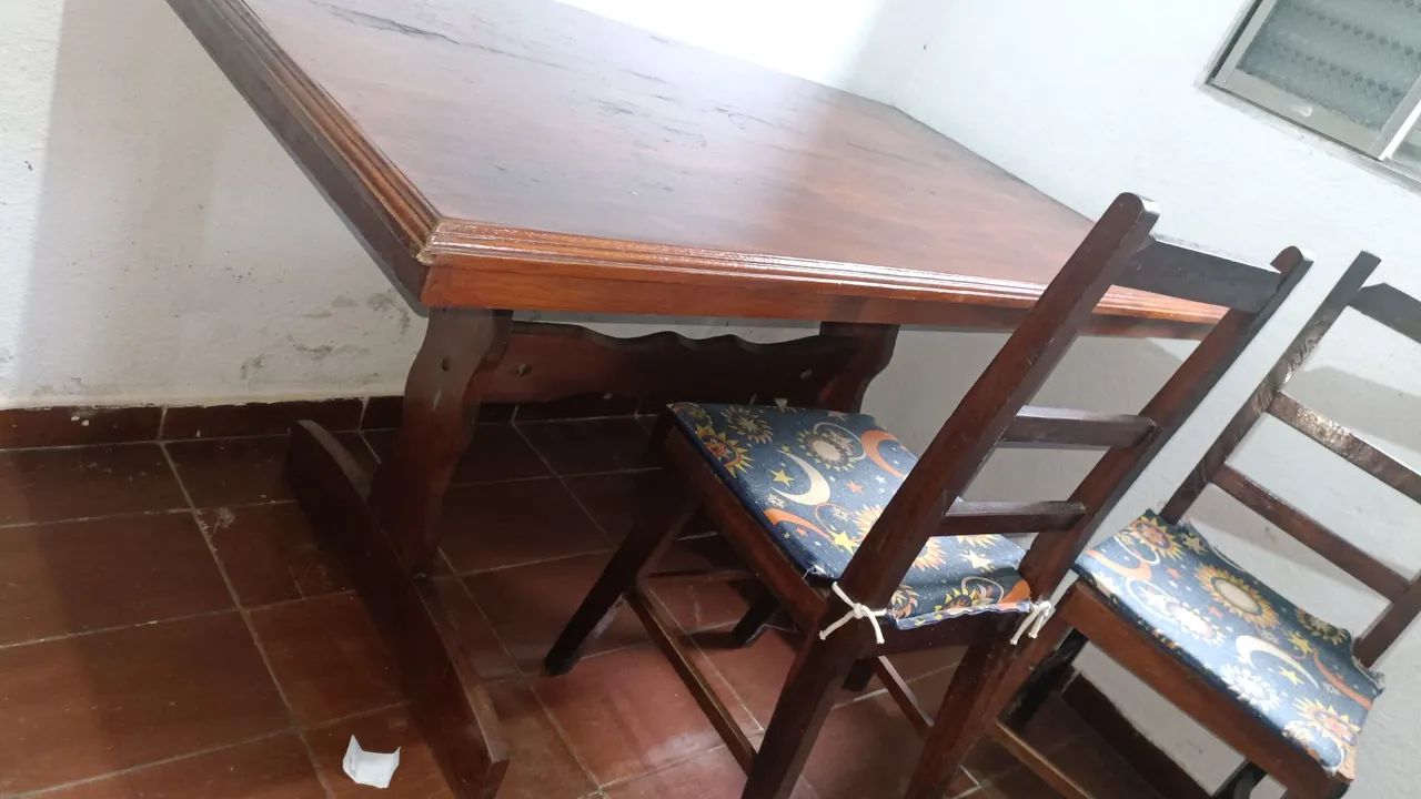 Mesa + 4 cadeiras Madeira maciça  - Foto 3