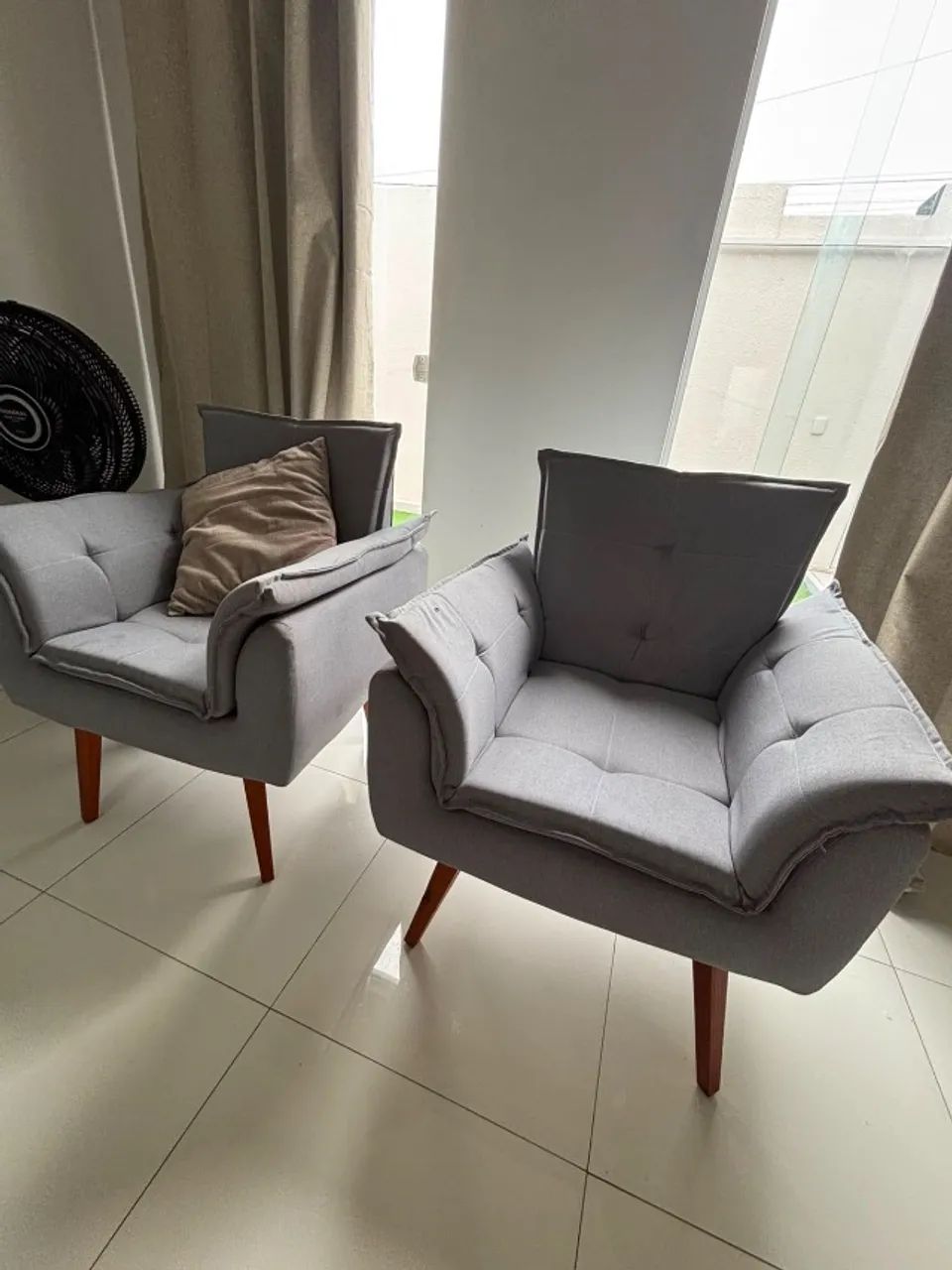 Sofa 2,10 metros 3 lugares e 2 poltronas conformataveis - Foto 2