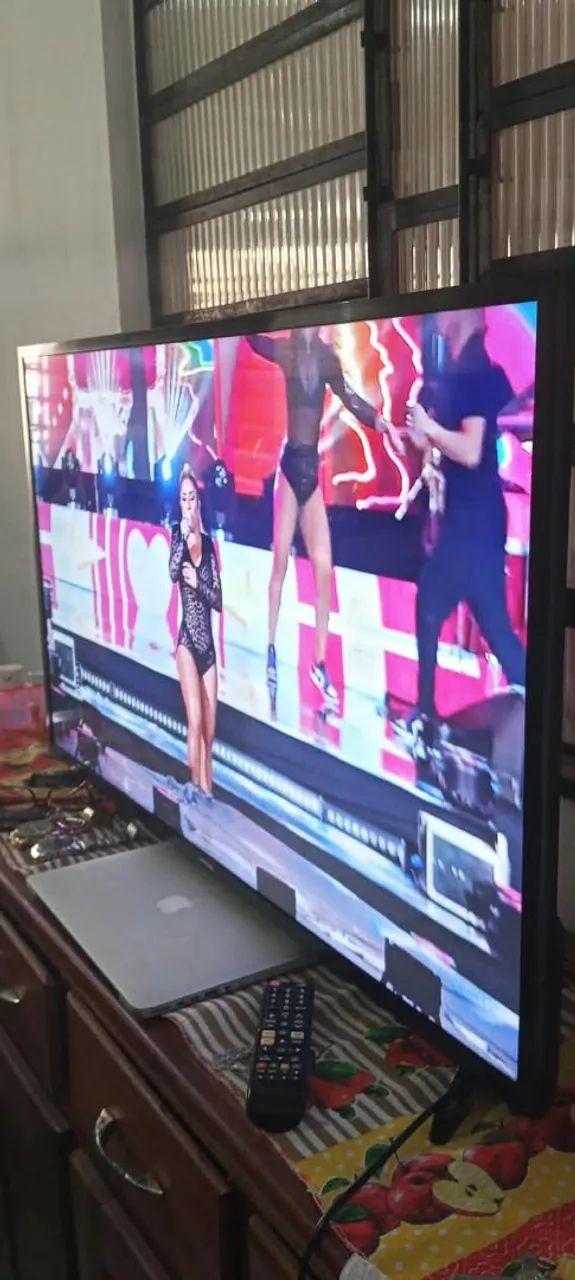 Vendo essa tv da marca Samsung de 43 polegadas SMART 4k com acesso ao Bluetooth tv  - Foto 4