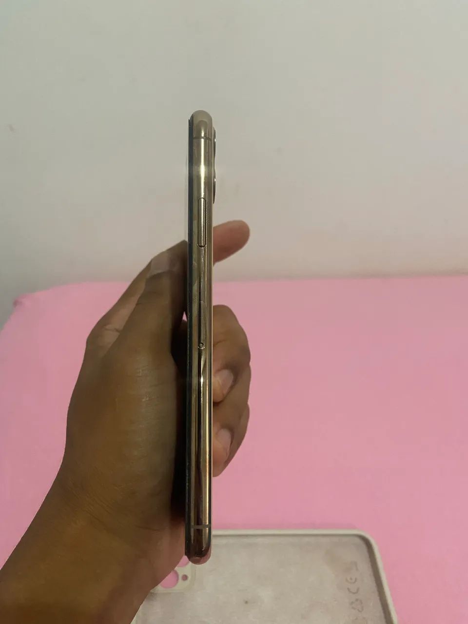 iPhone 11 Pro Max Gold 64gb - Foto 2