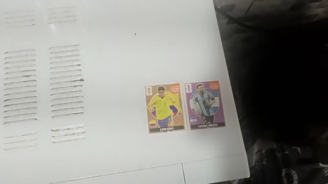 Vendo Messi roxo e Luis diaz bronze legends