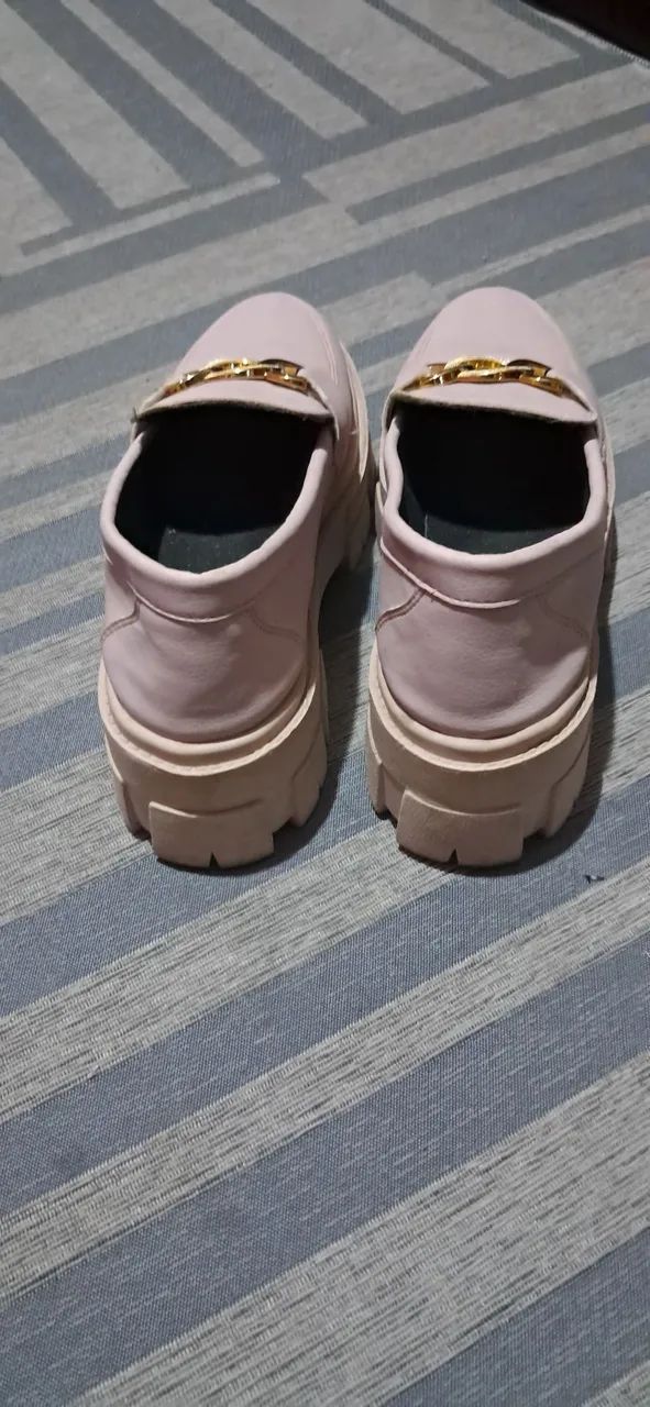 Sapato rosa mocassim tratorado com corrente - Foto 3