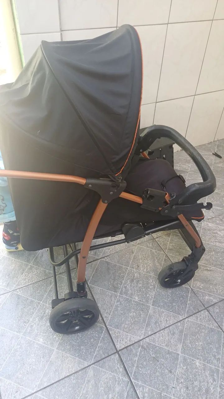 Carrinho de bebe usado - Foto 2