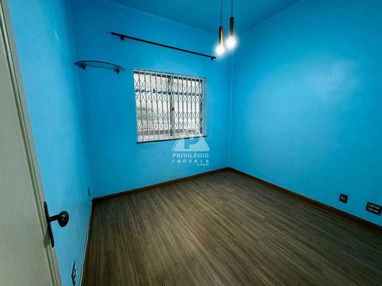 Quarto e sala com dependência e área externa - Foto 4