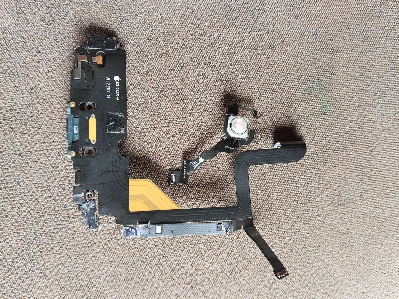 Vendo Conector Dock Flex De Carga Para Iphone 13 Pro Retirado