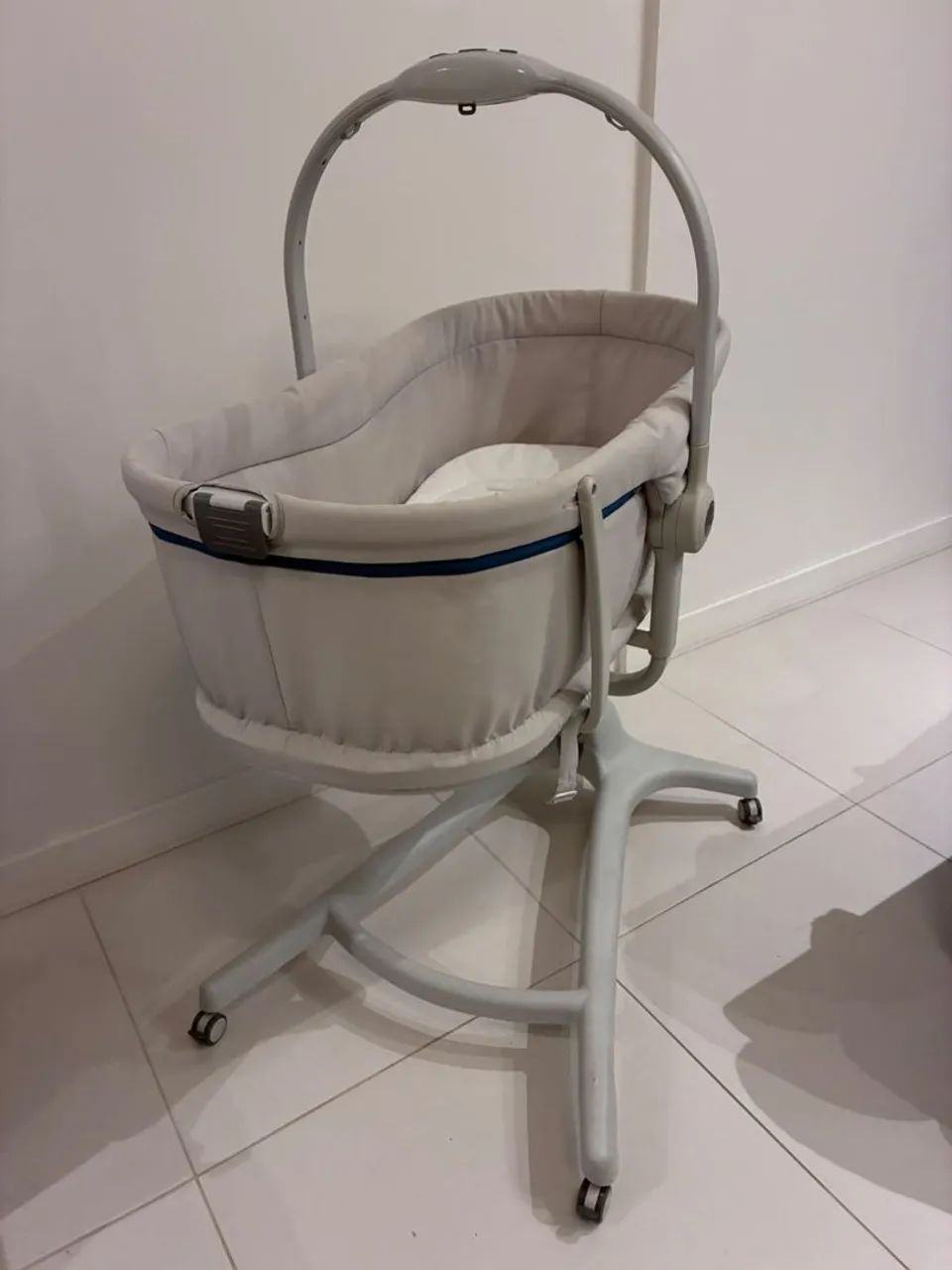 BERÇO CHICCO BABY HUG 4 EM 1 CINZA E AZUL - Foto 4